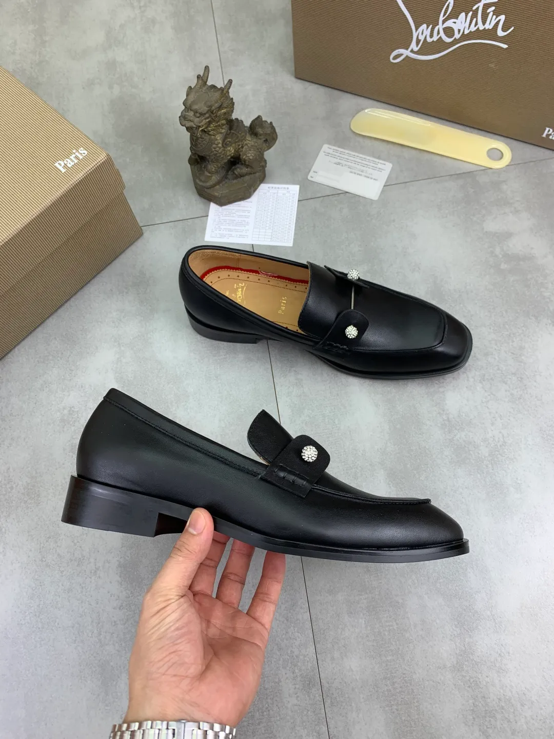 Men's shoes 💰P760 new style 💰high version 🇮🇹 CL red bottom series top purchasing original order series🔍🔍/🇮🇹Italian imported cowhide, imported genuine leather lining💪💪, completely 1⃣️ vs 1⃣️🇮🇹💪💪, ⚠Sole: The original sole provided by the original factory, the exclusive movable molded sole is super comfortable, ⚠Original factory follow-up goods, 🔍🔍high quality, you can come in and out at will, welcome to compare ⚠Size: 38-44 (45 46 can be customized)